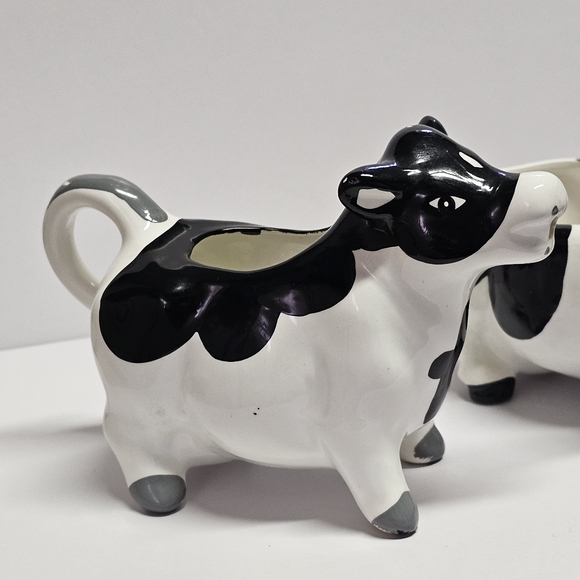 Ceramic Black And White Cow | Sugar Packet Holder And 2 Creamer Set - Picture 10 of 14